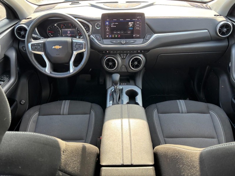 Chevrolet Blazer Vehicle Full-screen Gallery Image 11