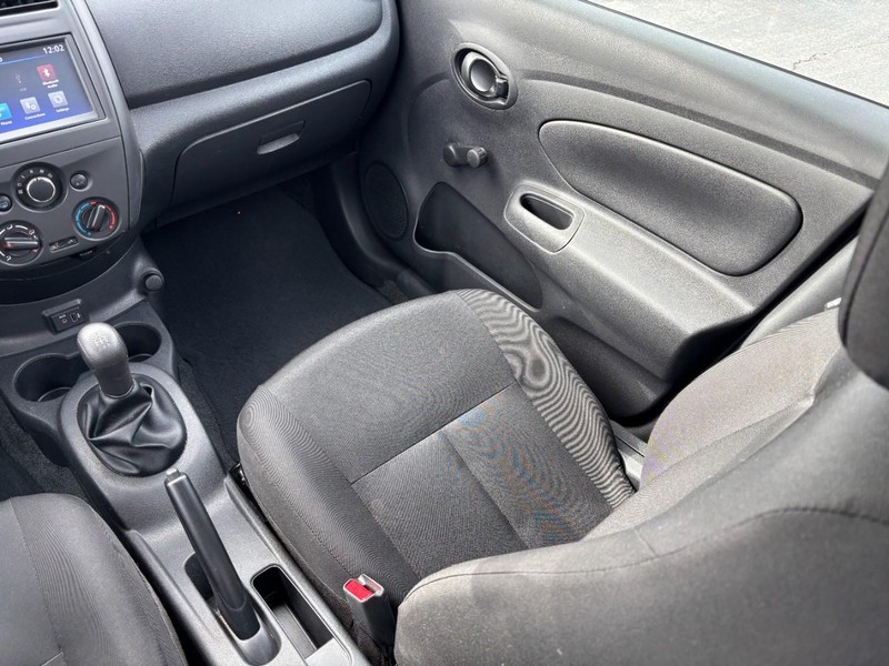 Nissan Versa Sedan Vehicle Full-screen Gallery Image 14