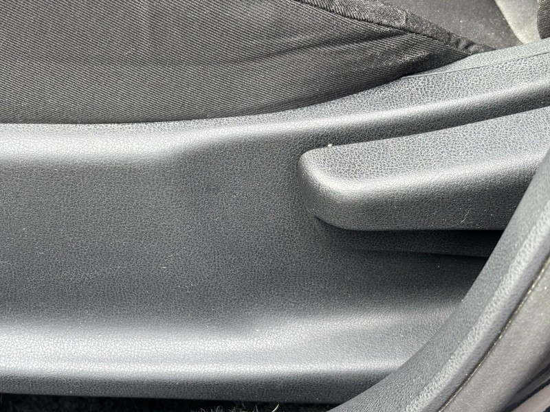 Nissan Versa Sedan Vehicle Full-screen Gallery Image 15