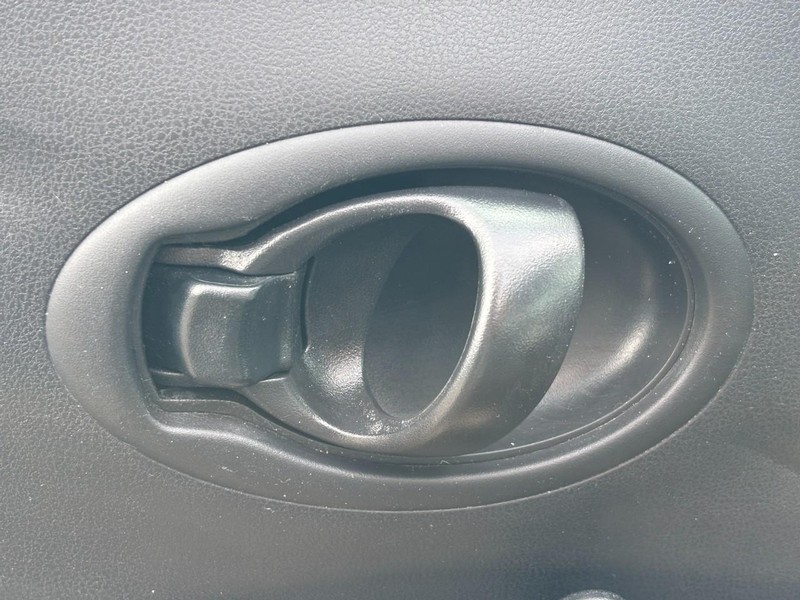 Nissan Versa Sedan Vehicle Full-screen Gallery Image 16