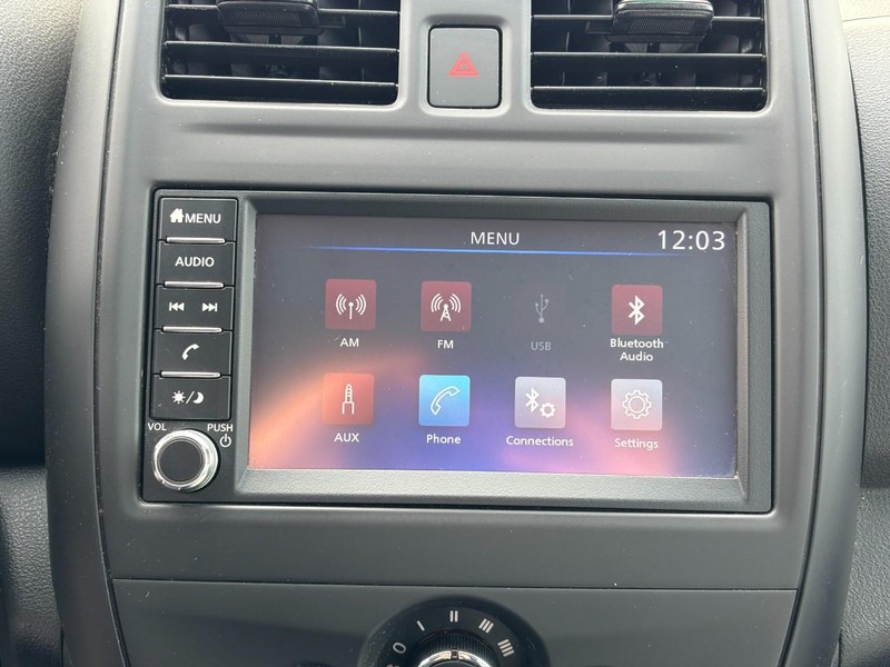 Nissan Versa Sedan Vehicle Full-screen Gallery Image 23