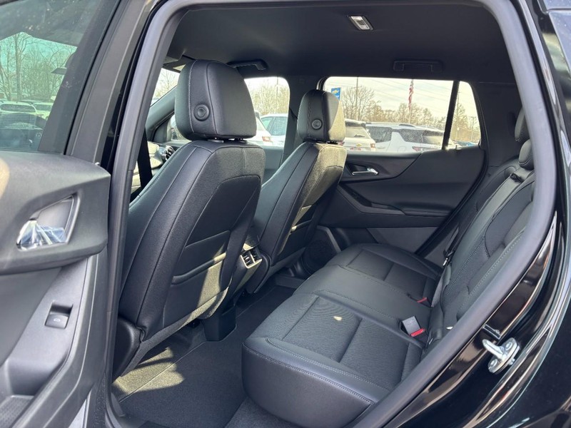 Chevrolet Equinox Vehicle Full-screen Gallery Image 5