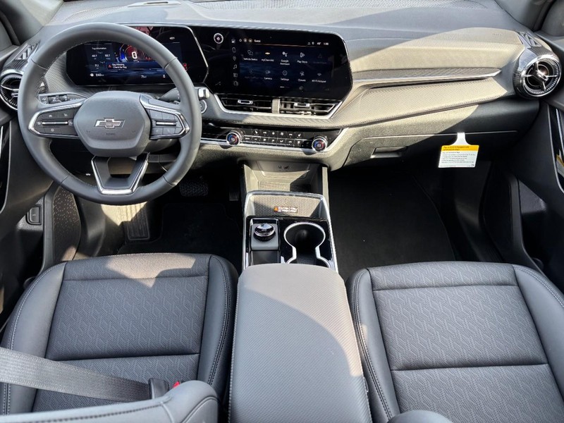 Chevrolet Equinox Vehicle Full-screen Gallery Image 6