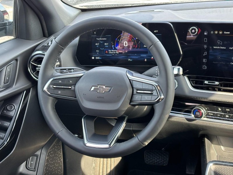 Chevrolet Equinox Vehicle Full-screen Gallery Image 7