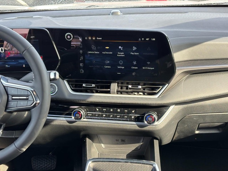 Chevrolet Equinox Vehicle Full-screen Gallery Image 8
