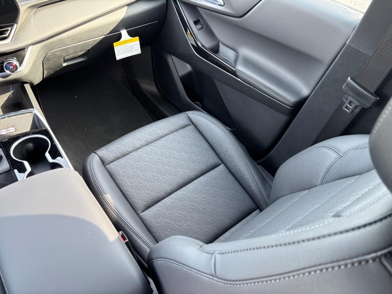 Chevrolet Equinox Vehicle Full-screen Gallery Image 9