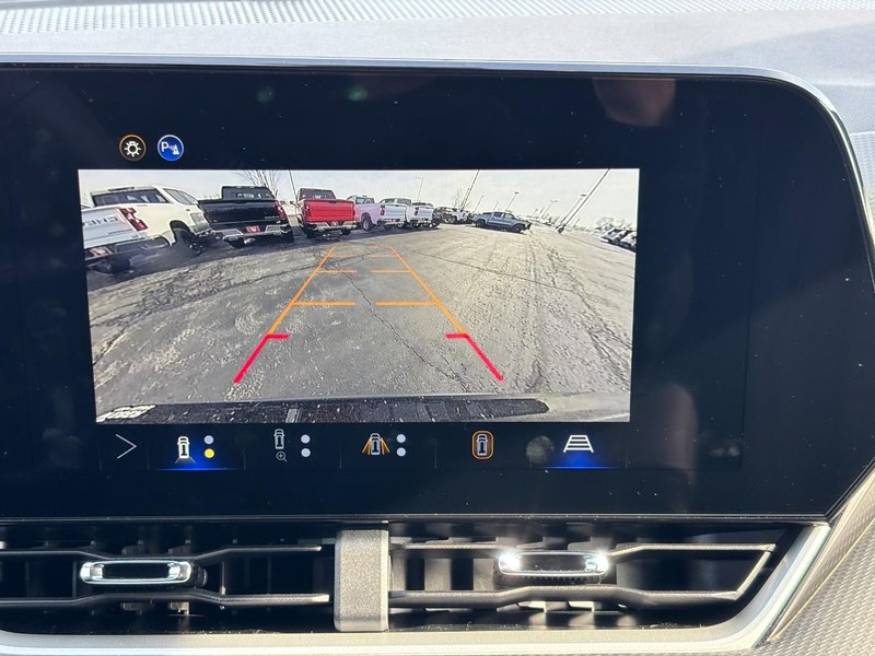 Chevrolet Equinox Vehicle Full-screen Gallery Image 19