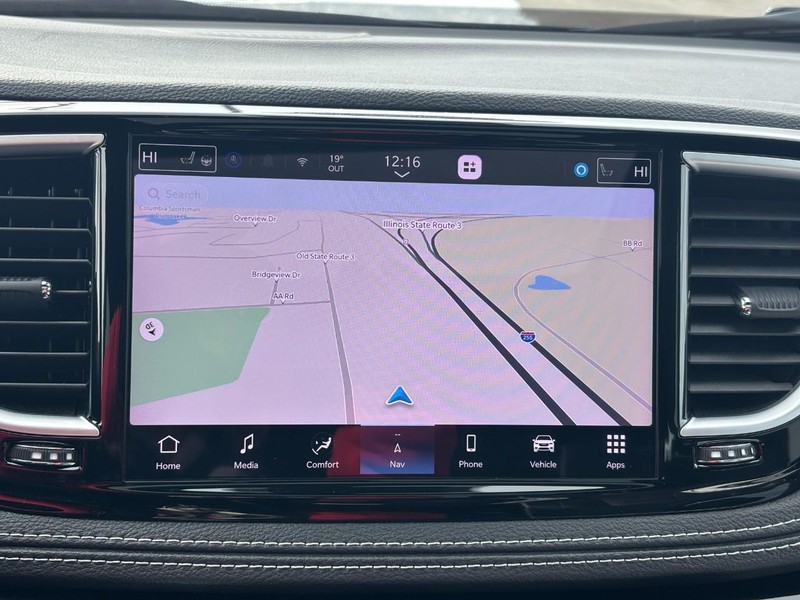 Chrysler Pacifica Vehicle Full-screen Gallery Image 23