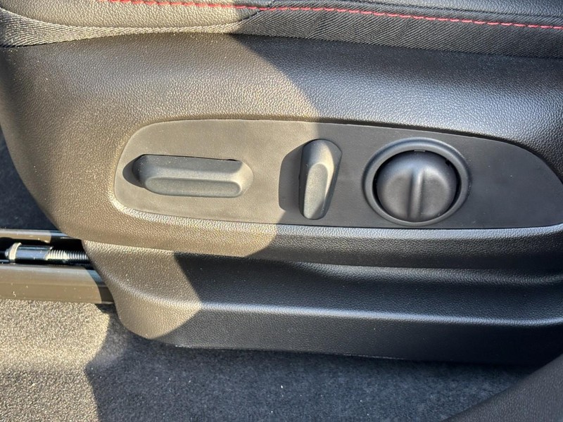 Chevrolet Bolt Vehicle Full-screen Gallery Image 10