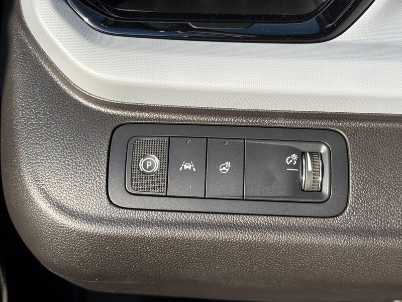 Chevrolet Bolt Vehicle Full-screen Gallery Image 12