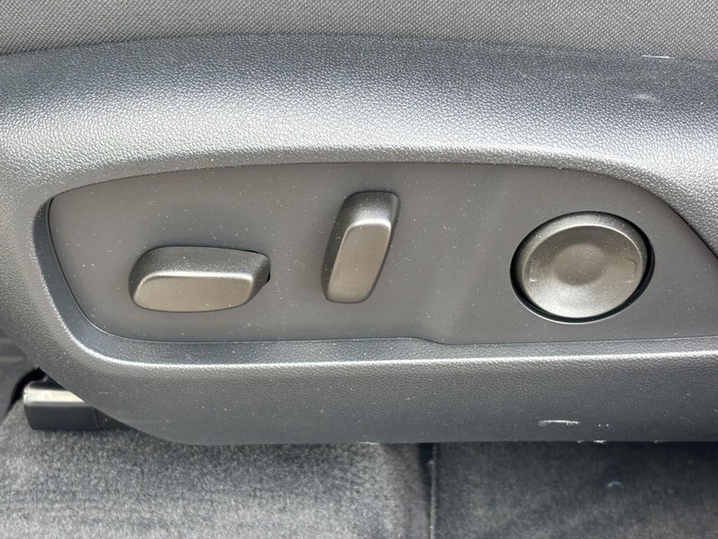 Chevrolet Equinox Vehicle Full-screen Gallery Image 10