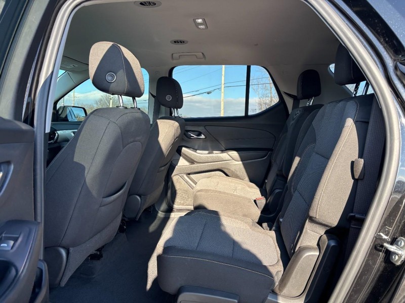 Chevrolet Traverse Vehicle Full-screen Gallery Image 10