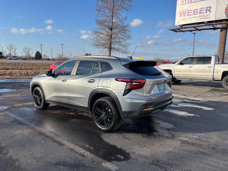 Chevrolet Trax Vehicle Full-screen Gallery Image 3