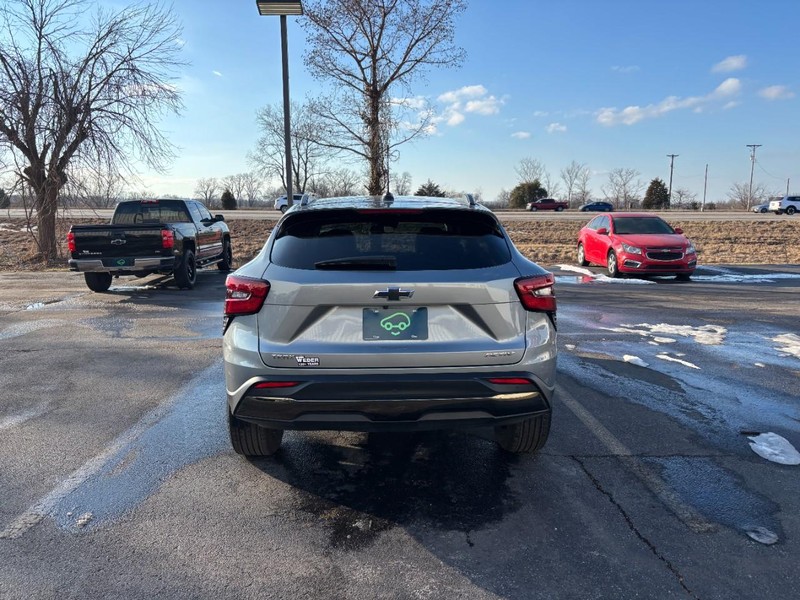 Chevrolet Trax Vehicle Full-screen Gallery Image 4