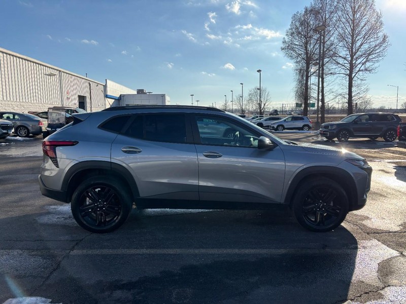 Chevrolet Trax Vehicle Full-screen Gallery Image 6