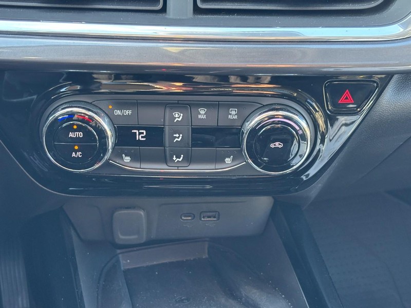 Chevrolet Trax Vehicle Full-screen Gallery Image 23