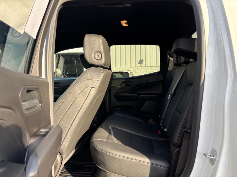 Chevrolet Colorado Vehicle Full-screen Gallery Image 5