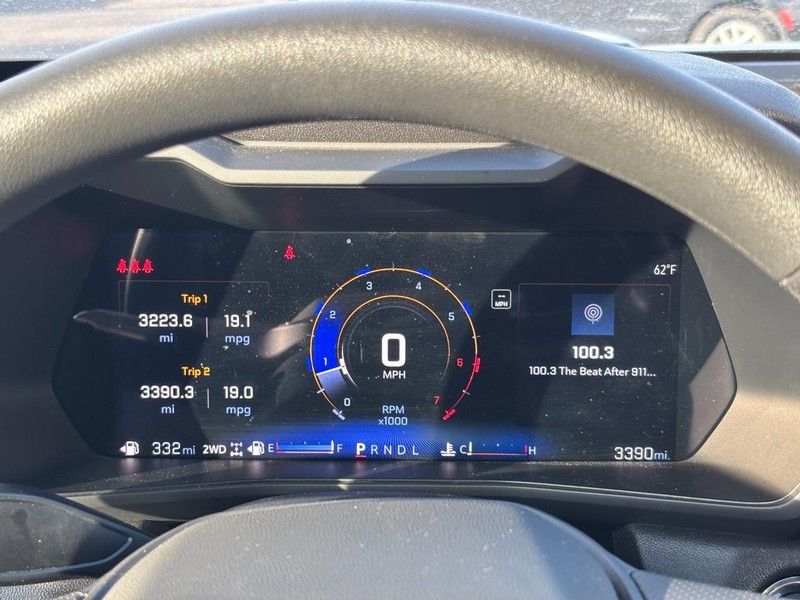 Chevrolet Colorado Vehicle Full-screen Gallery Image 15