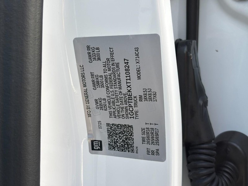 Chevrolet Colorado Vehicle Full-screen Gallery Image 19