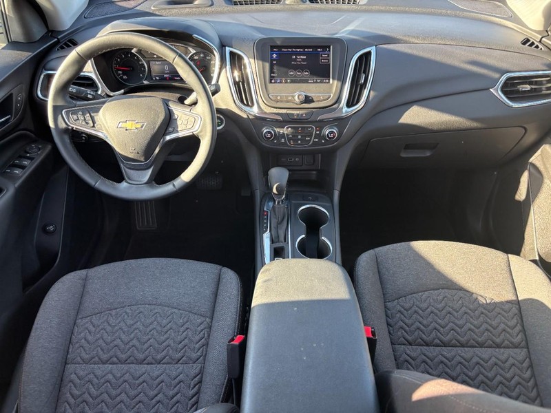 Chevrolet Equinox Vehicle Full-screen Gallery Image 11