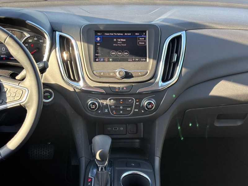 Chevrolet Equinox Vehicle Full-screen Gallery Image 13