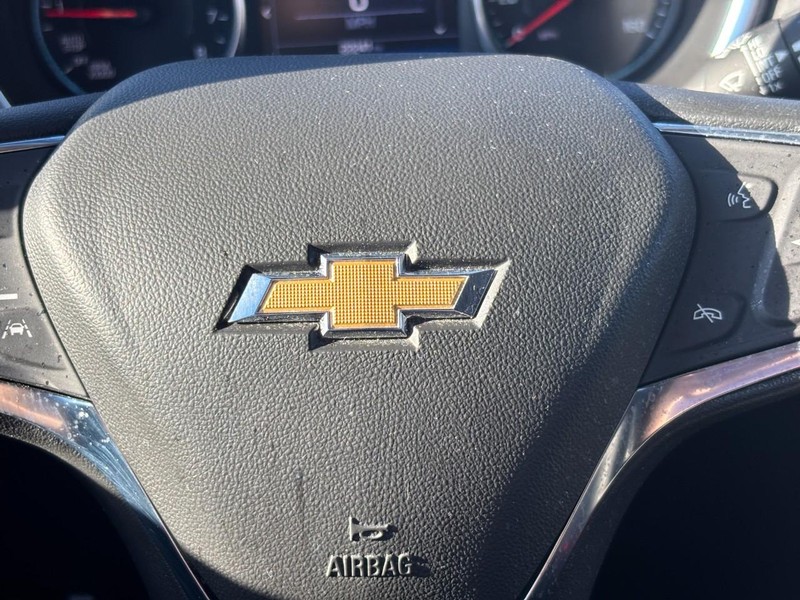 Chevrolet Equinox Vehicle Full-screen Gallery Image 18