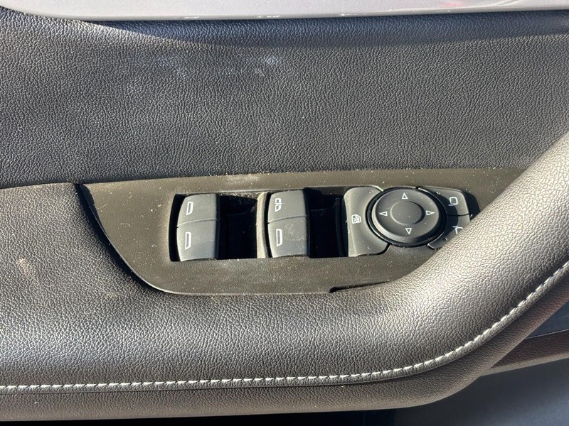 Chevrolet Blazer Vehicle Full-screen Gallery Image 16