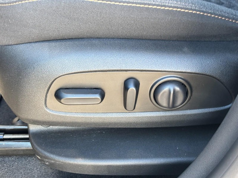 Chevrolet Equinox Vehicle Full-screen Gallery Image 15