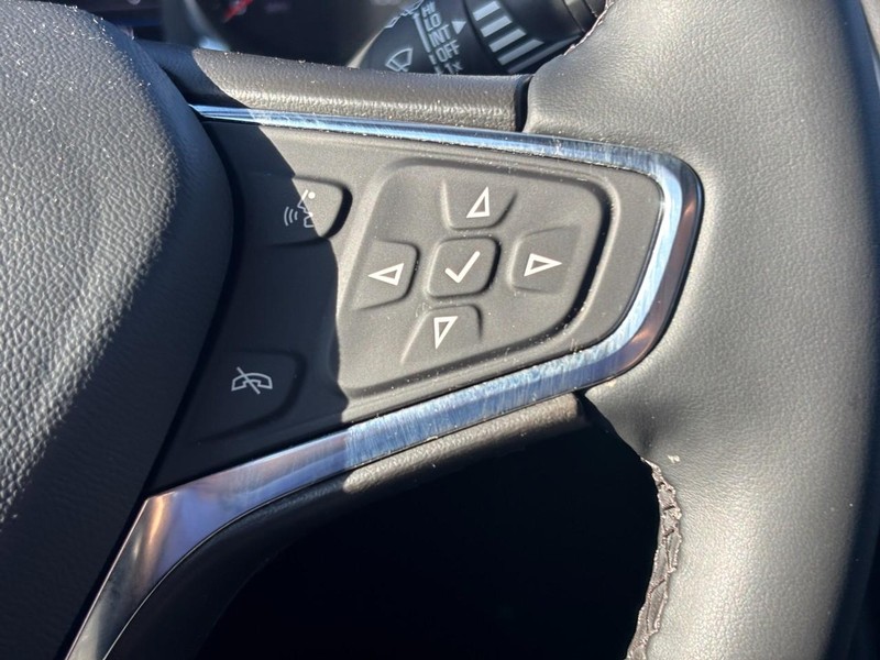 Chevrolet Equinox Vehicle Full-screen Gallery Image 19