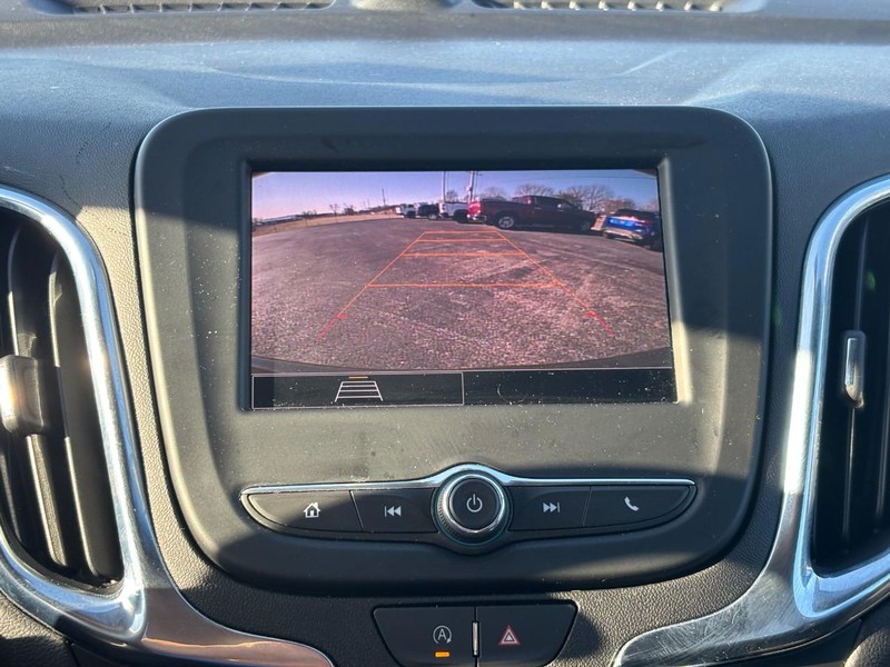 Chevrolet Equinox Vehicle Full-screen Gallery Image 22