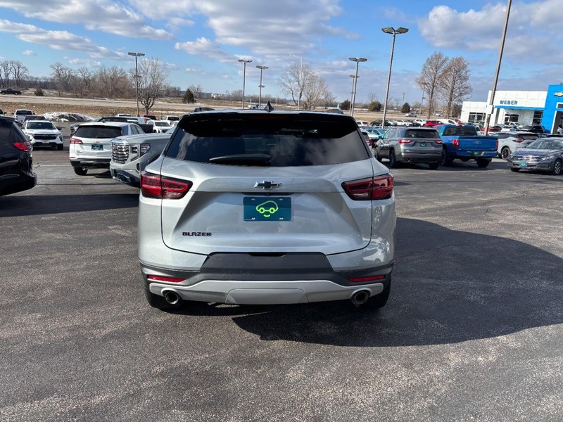 Chevrolet Blazer Vehicle Full-screen Gallery Image 04