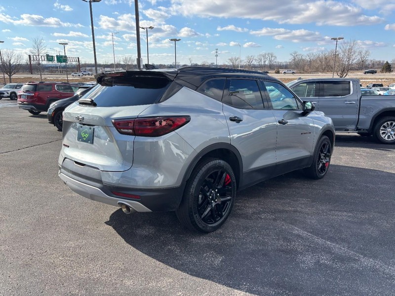 Chevrolet Blazer Vehicle Full-screen Gallery Image 05