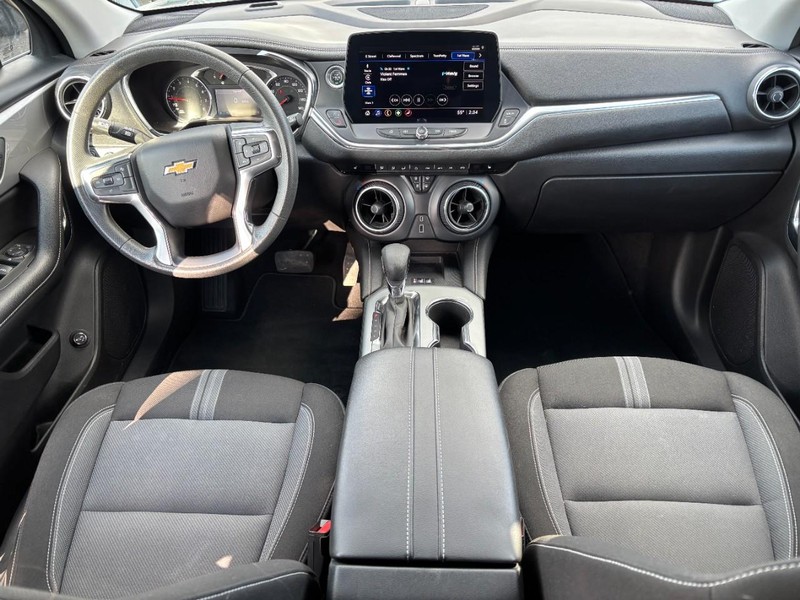 Chevrolet Blazer Vehicle Full-screen Gallery Image 11