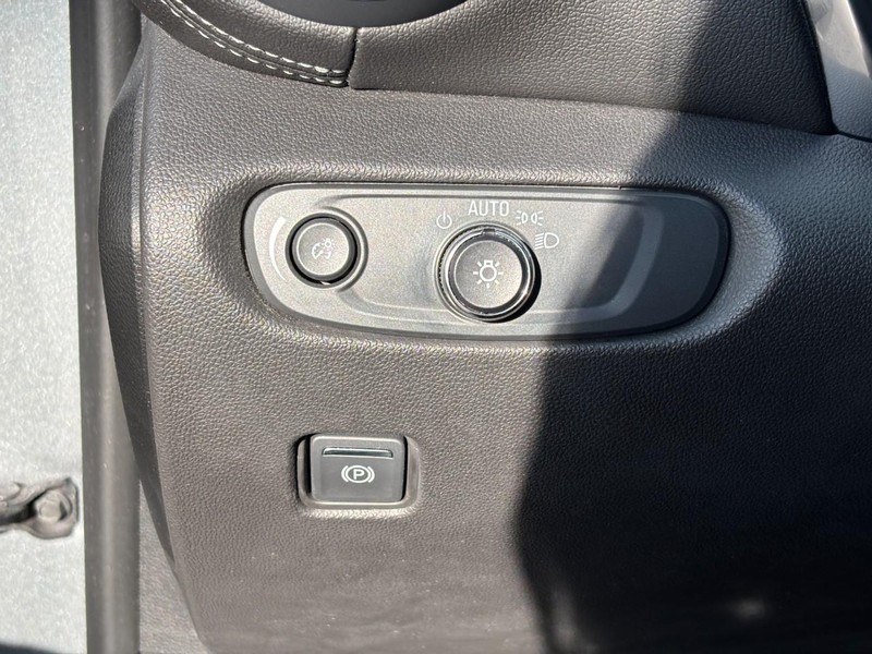 Chevrolet Blazer Vehicle Full-screen Gallery Image 17