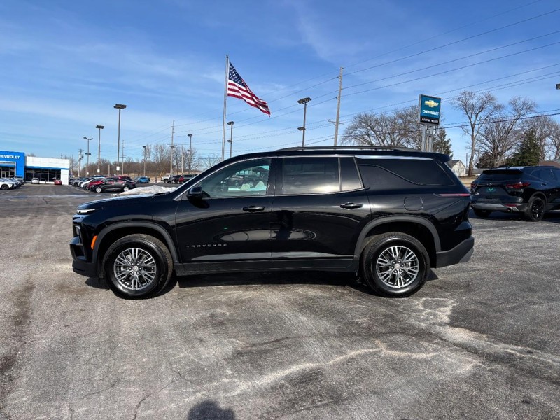 Chevrolet Traverse Vehicle Full-screen Gallery Image 2