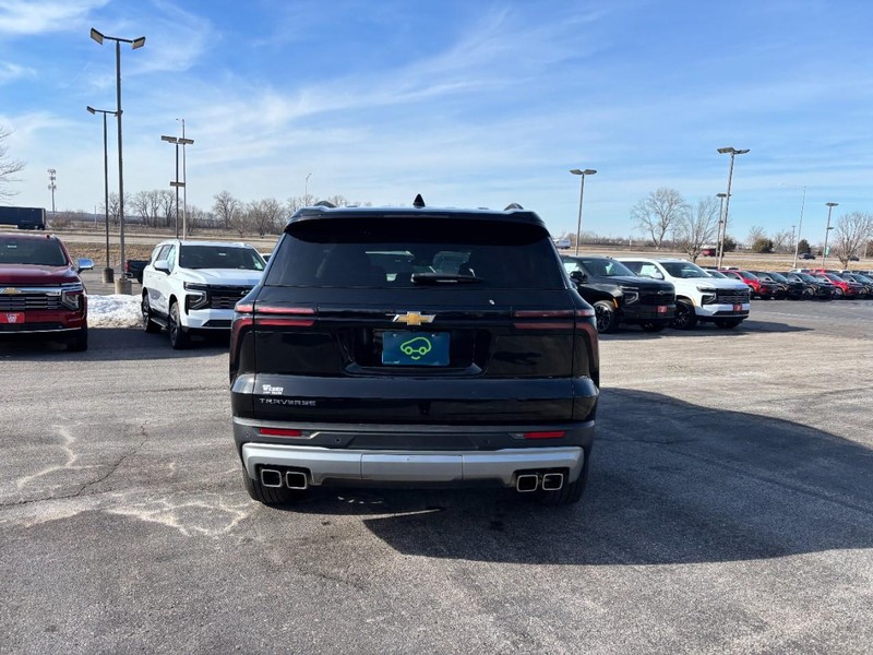 Chevrolet Traverse Vehicle Full-screen Gallery Image 4
