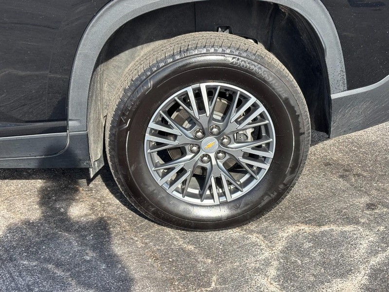 Chevrolet Traverse Vehicle Full-screen Gallery Image 9