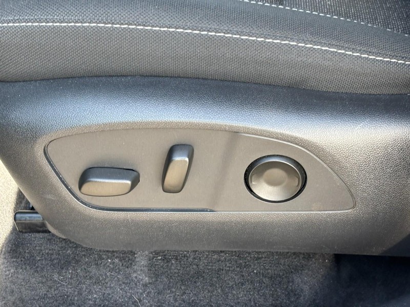 Chevrolet Traverse Vehicle Full-screen Gallery Image 16