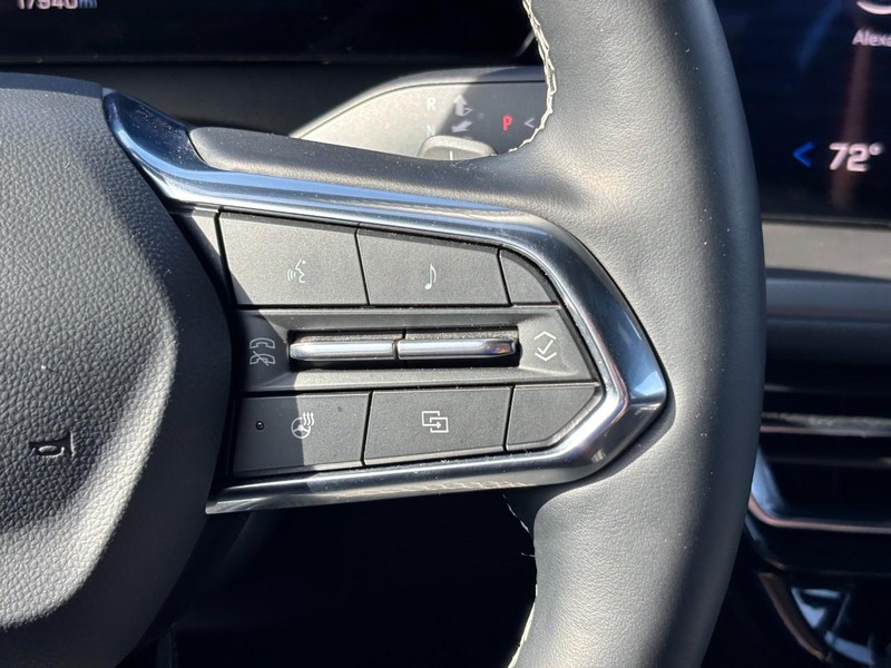 Chevrolet Traverse Vehicle Full-screen Gallery Image 21