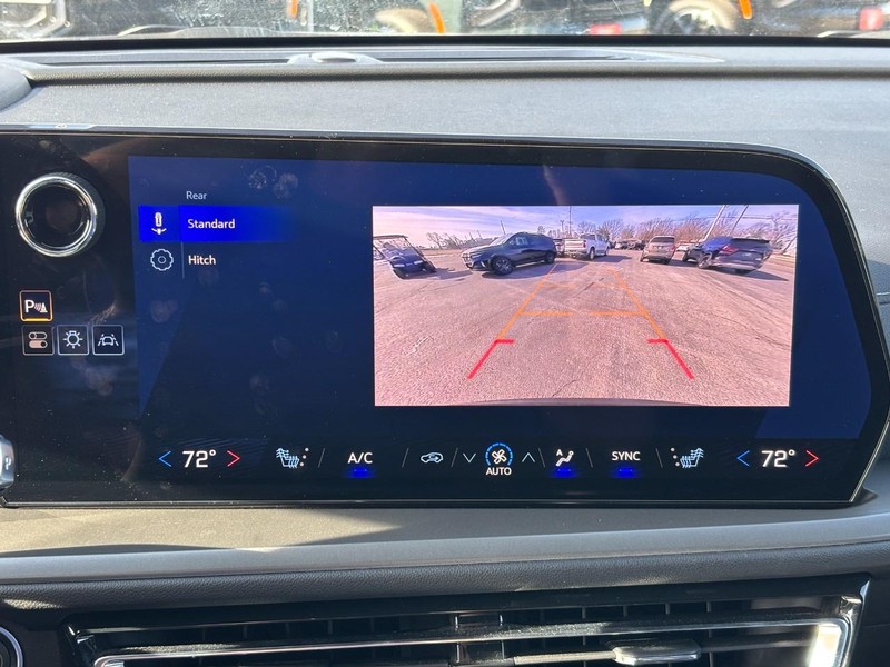 Chevrolet Traverse Vehicle Full-screen Gallery Image 25