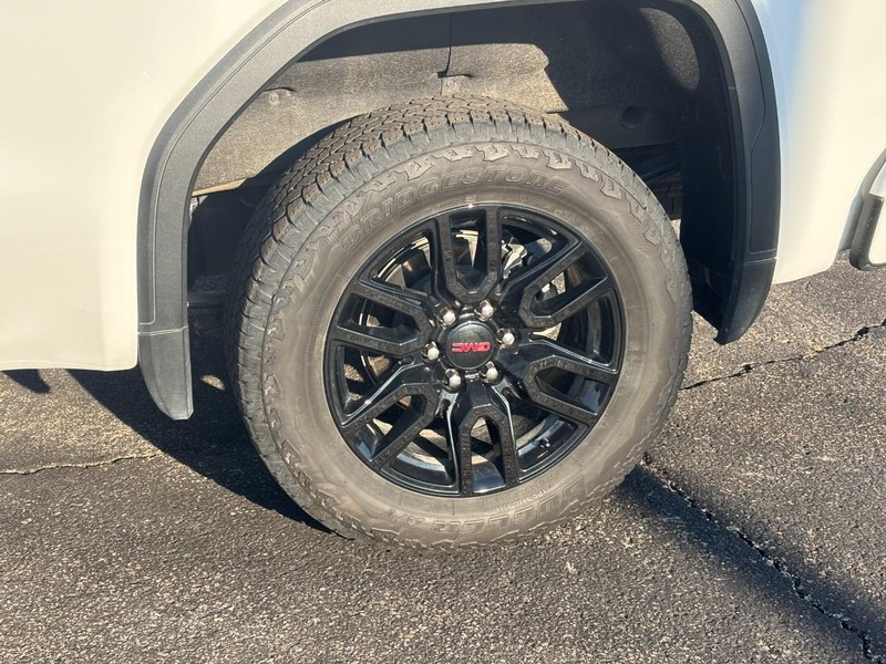 GMC Sierra 1500 Vehicle Full-screen Gallery Image 8