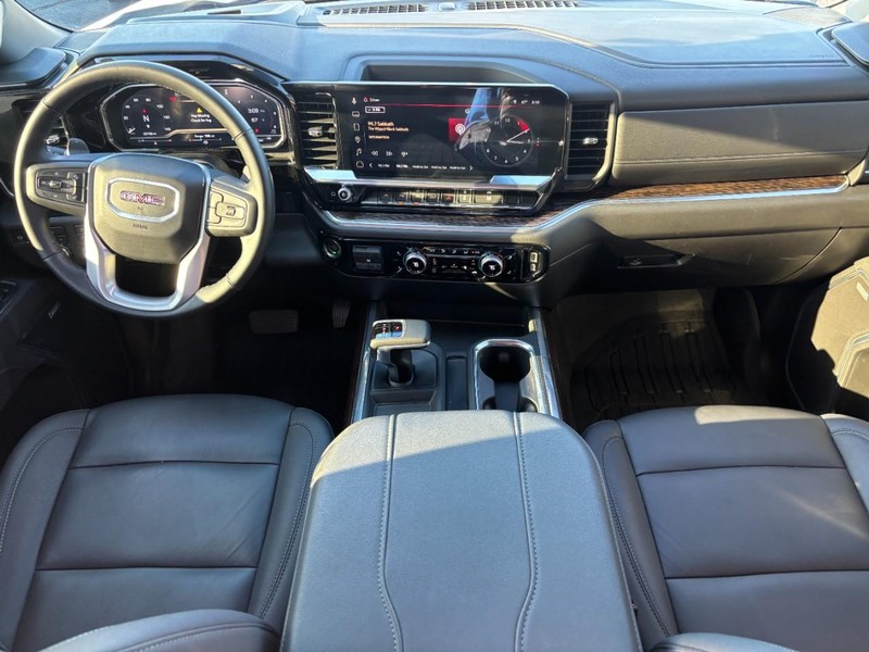 GMC Sierra 1500 Vehicle Full-screen Gallery Image 10
