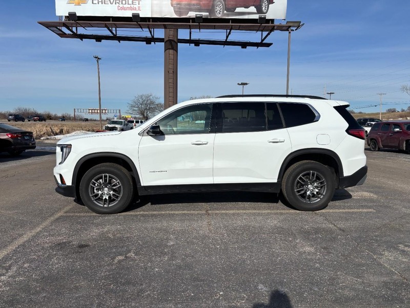 GMC Acadia Vehicle Full-screen Gallery Image 2