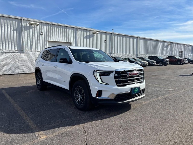 GMC Acadia Vehicle Full-screen Gallery Image 7