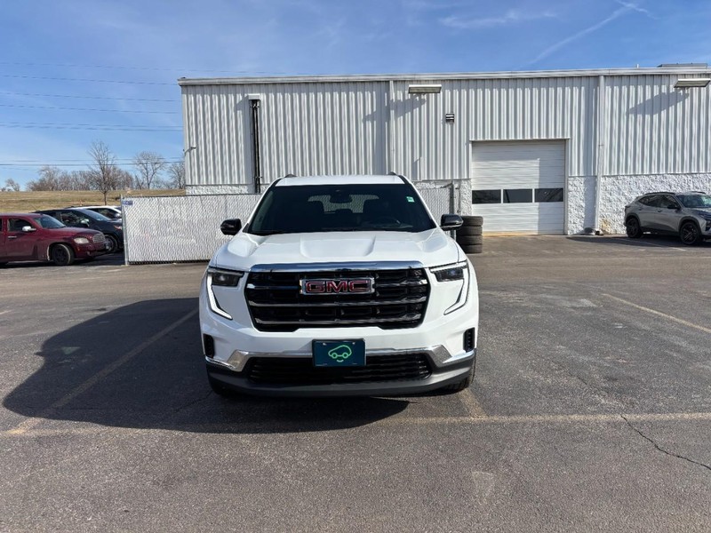 GMC Acadia Vehicle Full-screen Gallery Image 8