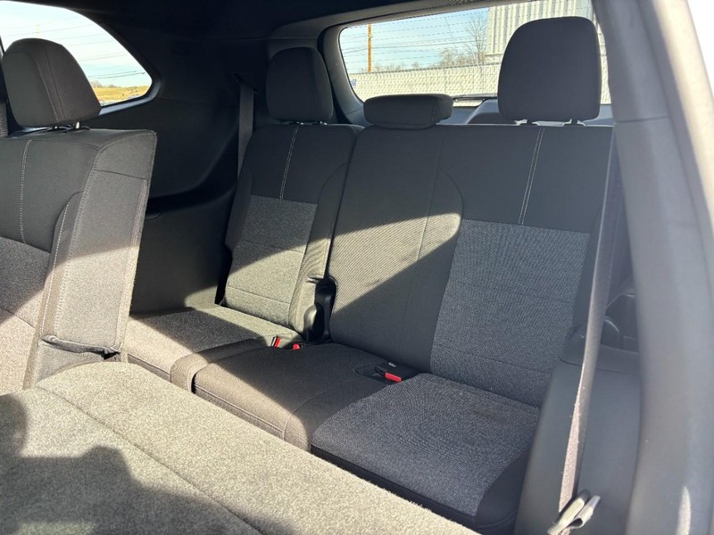 GMC Acadia Vehicle Full-screen Gallery Image 10