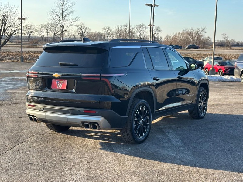 Chevrolet Traverse Vehicle Full-screen Gallery Image 5