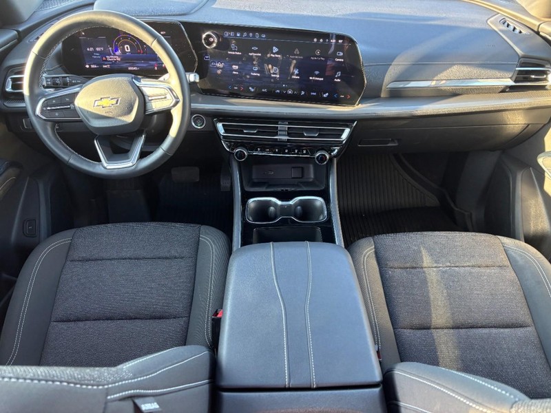 Chevrolet Traverse Vehicle Full-screen Gallery Image 10