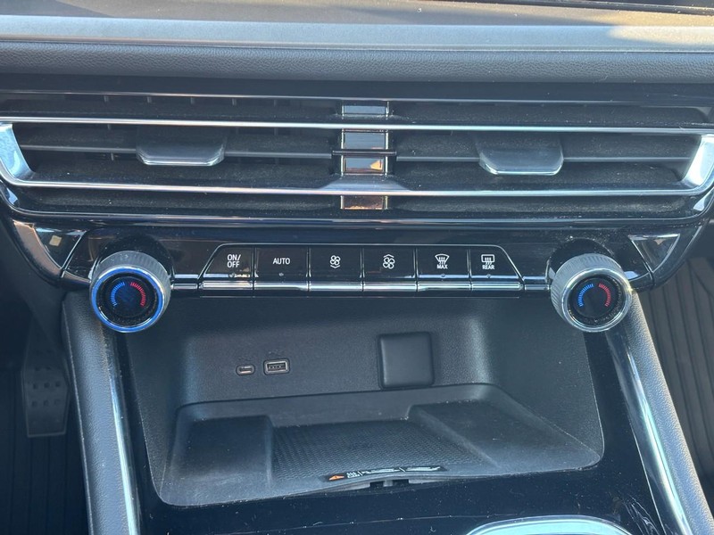 Chevrolet Traverse Vehicle Full-screen Gallery Image 23