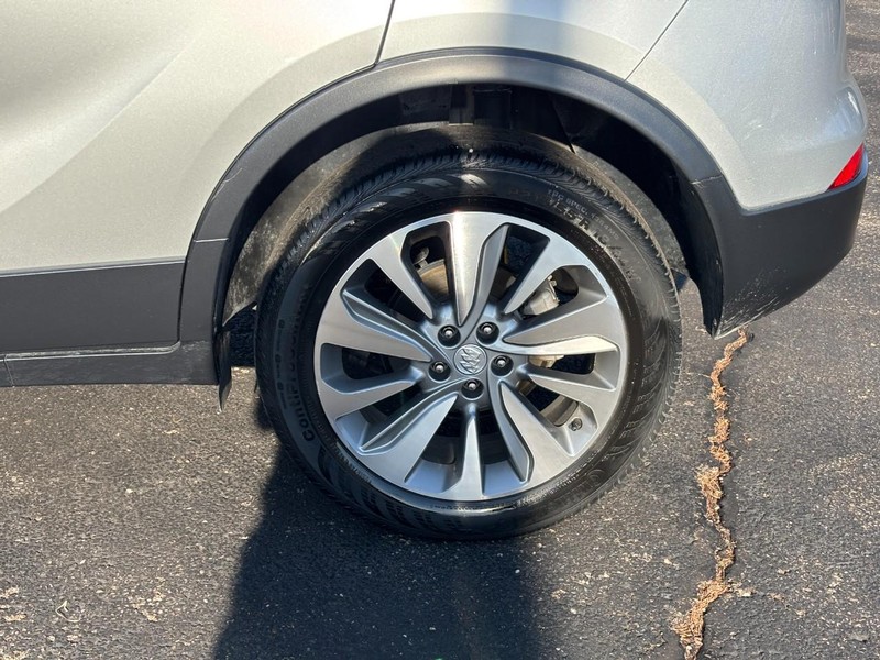 Buick Encore Vehicle Full-screen Gallery Image 9